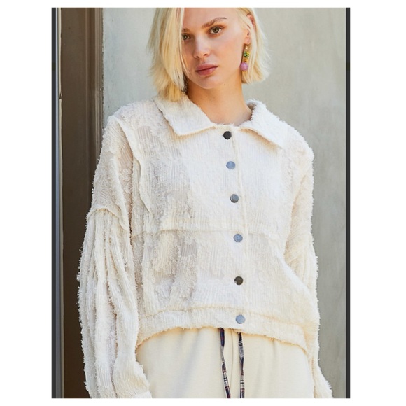 $45 start 156 ⬇️Pretty POL Textured lace jacket top - Picture 2 of 4